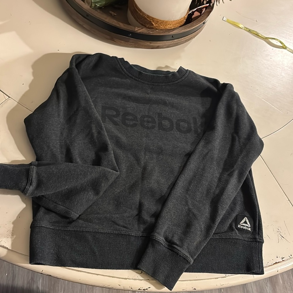 🌸Reebok Gray Sweatshirt with Crewneck Style